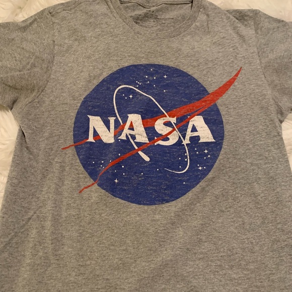 6 mens tshirts sz small american eagle , NASA , CHicago cubs . - Picture 13 of 14